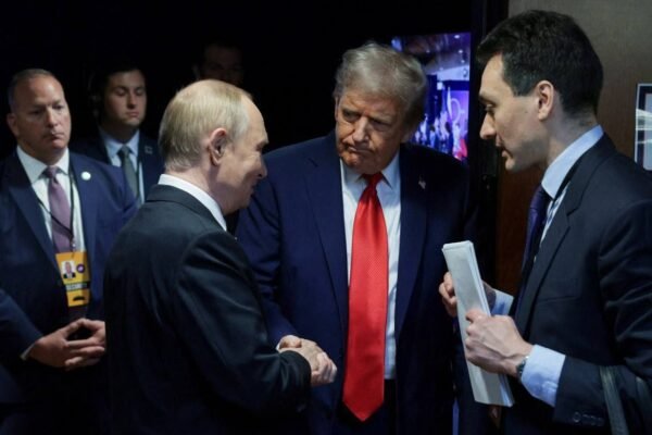 Трамп оцінив переговори із Путіним на “10 із 10” та анонсував тристоронню зустріч за участі Зеленського