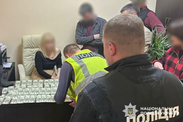 На Хмельниччині адвокатка сприяла втечі військовозобов’язаних з країни