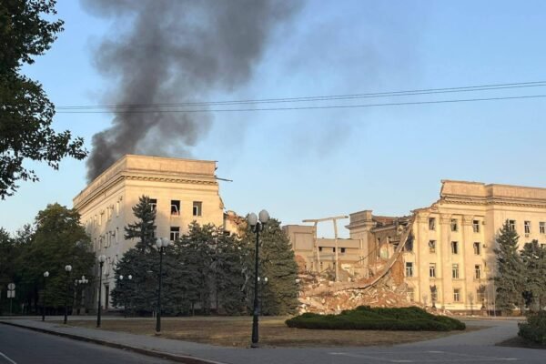 Росіяни зруйнували будівлю Херсонської ОДА