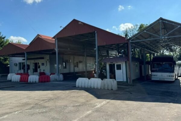 Через ремонт дороги на одному з пунктів пропуску на кордні з Польщею можливі затримки руху транспорту