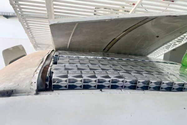 Громадянин Румунії намагався вивезти з України майже 400 пачок цигарок