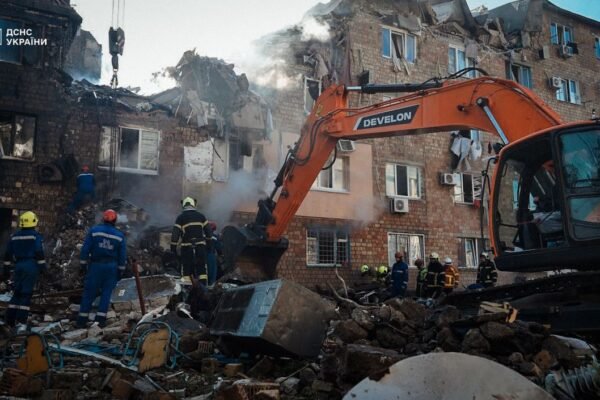 Росіяни завдали масованого удару по Києву: загинуло 12 людей, серед низ троє дітей