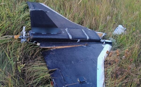 Прикордонники показали залишки збитих на Сумщині дронів (ФОТО)