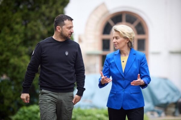 Зеленський вирушив до Брюселлю: Зустрінеться з президенткою Єврокомісії фон дер Ляєн
