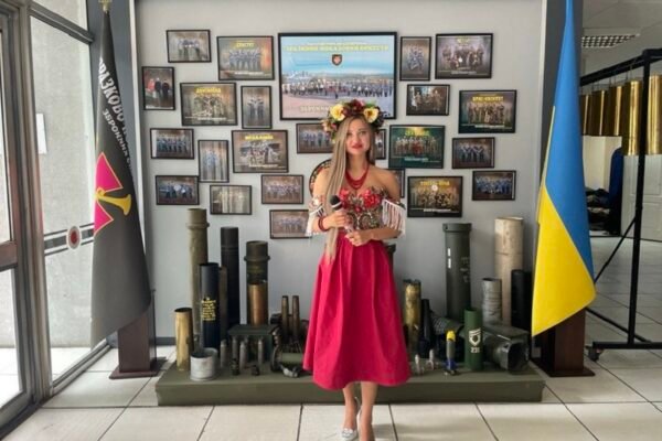 Українська поетеса та військовослужбовця Валерія Охтирчанка розповіла про зйомки кліпу на пісню “Варта правди” (ФОТО,ВІДЕО)