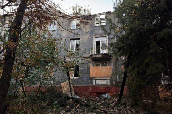 Росіяни вдарили “шахедами” по готелю в Краматорську