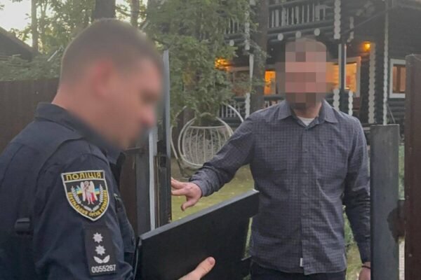 Експосадовець МЗС допоміг росіянці отримати українське громадянство, – ОГПУ