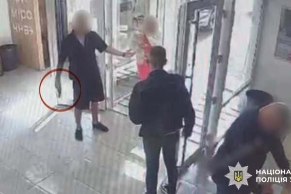 В Ужгороді в приміщенні поштового відділення сталася стрілянина