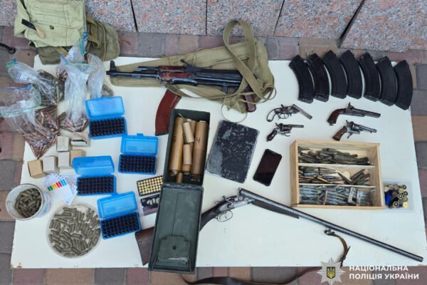 Львівські правоохоронці викрили торговця зброєю та боєприпасами