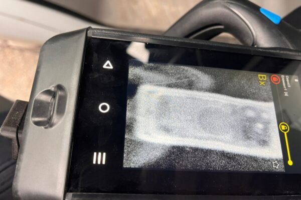 Львівські прикордонники виявили партію нових iPhone на 1,5 млн грн