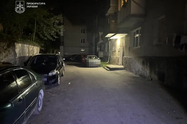 У Тернополі чоловік під час перевірки документів наїхав на двох військових