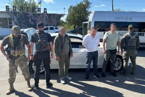 На Одещині затримали переправника зі липовим прокурорським посвідченням та двох ухилянтів, яких він назвав понятими