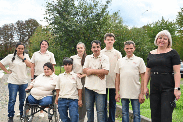 На Закарпатті відкрилася інклюзивна кав’ярня, де працюють молоді люди з інвалідністю