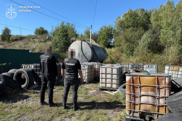 Під Хмельницький виявили нелегальне виробництво пального