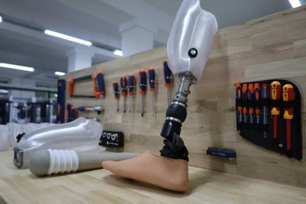 У Львові за кошти Франції відкрили сучасний центр протезування