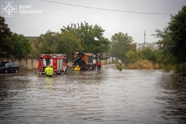 В Одесі буде проведено масштабну перевірку після зливи, яка призвела до потопу та загибелі людей, – Зеленський