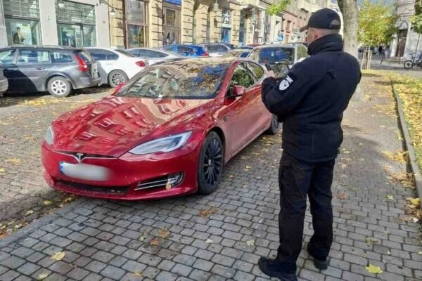 Львів став першим містом в Україні, де штрафи за неналежне паркування можна сплатити через «Дію»