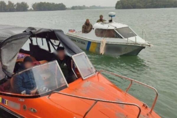 Четверо громадян Румунії на двох катерах незаконно перетнули український кордон – заблукали під час риболовлі
