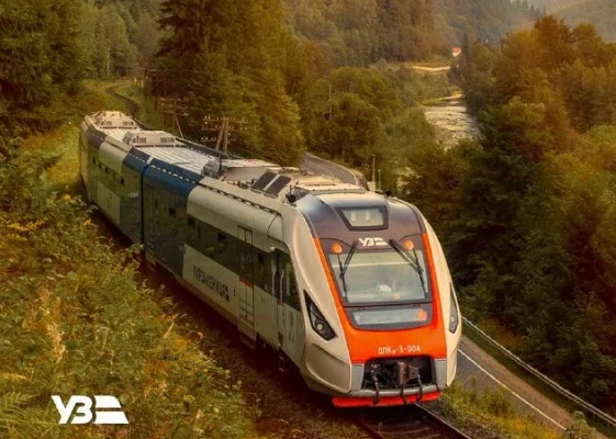 Укрзалізниця запускає у жовтні додаткові поїзди зі Львова до Ворохти