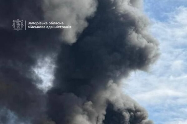 Армія РФ вдарила КАБами по Запоріжжю, постраждала жінка