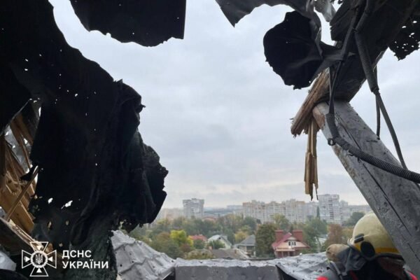Удар по пологовому в Сумах: Рятувальники показали кадри з місця (ФОТО, ВІДЕО)