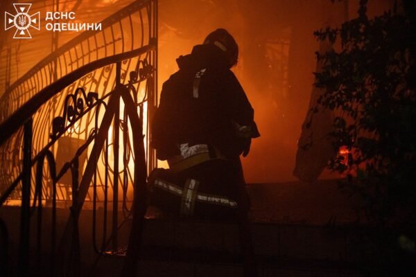 У ніч на 11 жовтня РФ масовано била по Одесі. Уражено енергооб’єкт та готельний комплекс