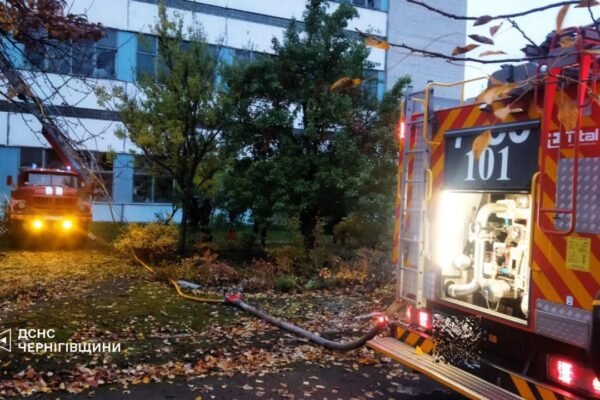 Росіяни атакували Ніжин: Зафіксовано влучання в промислове підприємство