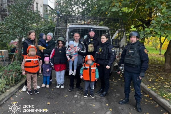 Евакуація з Дружківки: Рятувальники вивезли 14 цивільних, серед яких 8 дітей