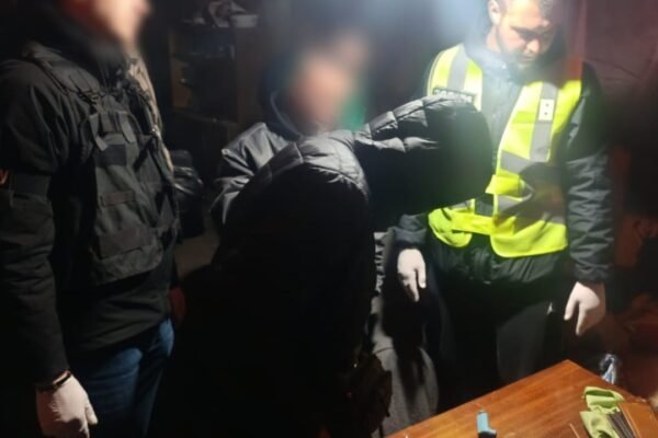 На Харківщині затримали ворожого агента, що планував підрив військових автівок