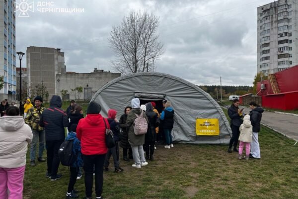 На Чернігівщині працює близько 40 пунктів незламності: Жителів просять зберігати спокій та реагувати на тривоги
