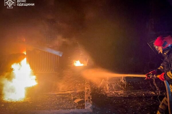 Росіяни цієї ночі цілили по енергетиці та житлових будинках: Внаслідок атаки загинуло 6 людей, поранені 17, – Зеленський