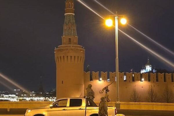 Росіяни заявляють про масовану атаку дронів: З майже 200 БпЛА понад 30 дронів атакували Москву