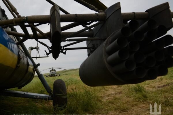 Володимир Зеленський нагородив відзнакою бригаду армійської авіації з Львівщини