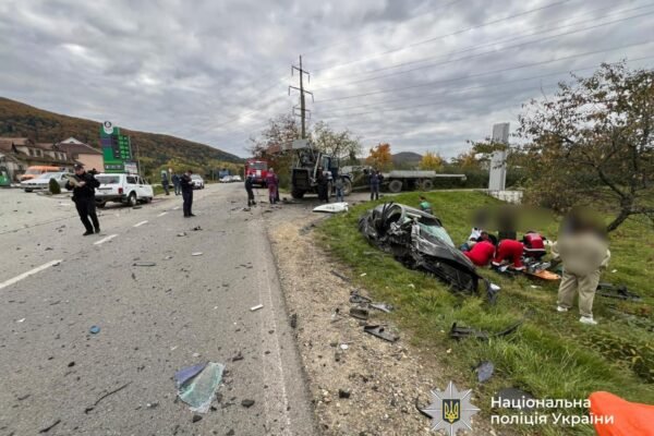 На Прикарпатті сталася масштабна ДТП: загинув 15-річний водій