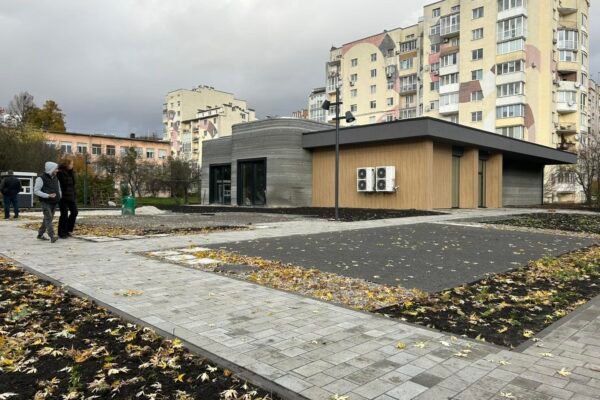 У Львові завершили будівництво школи за допомогою 3D-принтера (ФОТО)