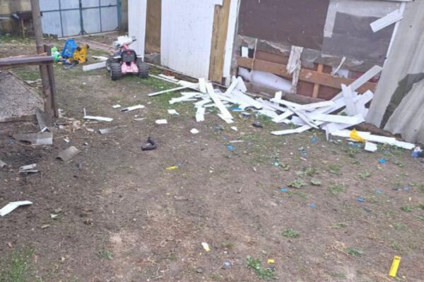 Росіяни обстріляли Дергачі на Харківщині. Поранено чоловіка