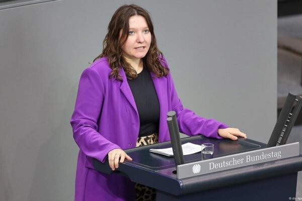 Депутатка німецького Бундестагу, партія якої виступає проти передачі зброї Україні, була у Львові під час масштабної атаки Росії