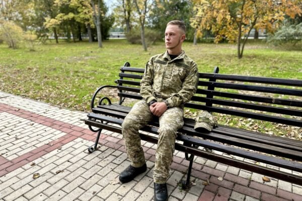 Священний обов’язок кожного чоловіка – боронити свою державу: Як актор із серіалу “Кріпосна” воює з окупантами в лавах ДПСУ