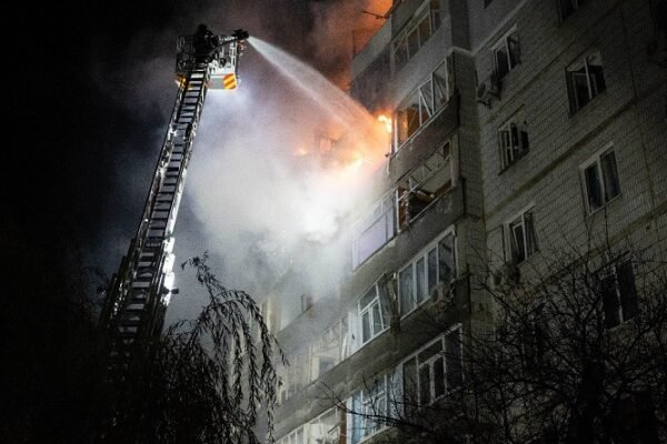 Росіяни масовано атакували «шахедами» Суми: є влучання у будинок (ФОТО)