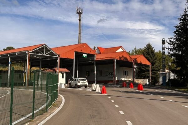 В одному з пунктів пропуску на кордоні з Польщею понад місяць буде ускладнено рух