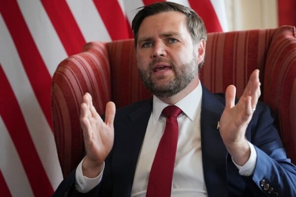 Росіяни й українці просто ще не готові укласти угоду: Венс заявив, що для миру потрібно “набагато більше роботи”