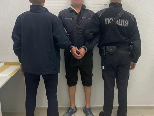 В Ужгороді затримали рецидивіста, який побив і пограбував чоловіка з інвалідністю