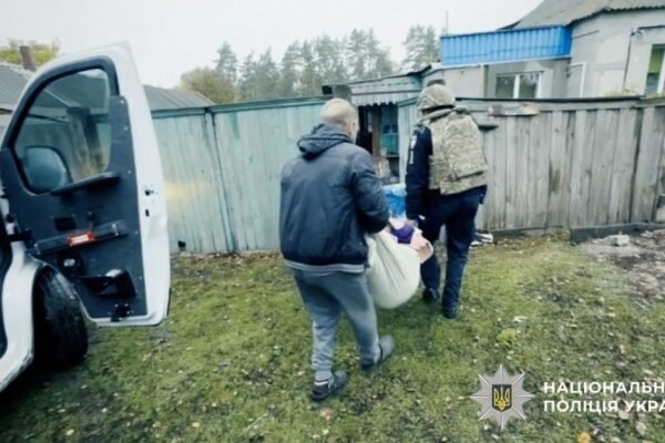 Правоохоронці евакуювали маломобільну жінку з прикордоння Сумщини