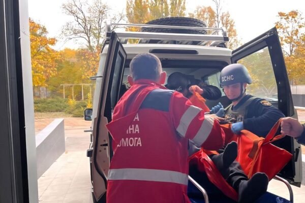 Росіяни вдарили по Дніпропетровщині: Поранили 52-річного чоловіка