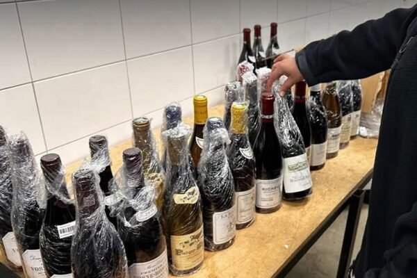 Контрабанда елітного вина: Детективи БЕБ завершили розслідування справи (ФОТО)