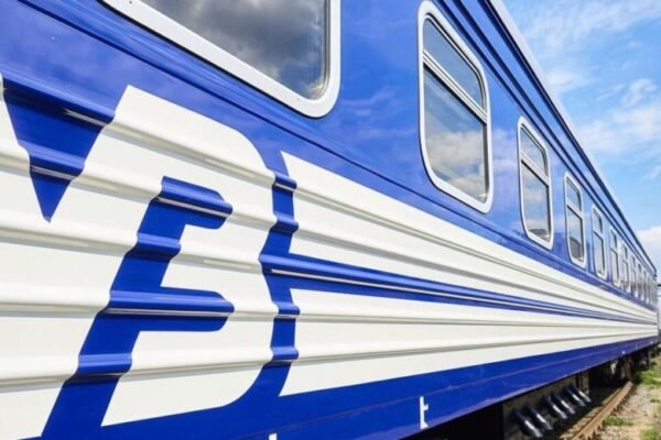 В Укрзалізниці повідомили про обстріли залізничної інфраструктури: Змінено рух поїздів