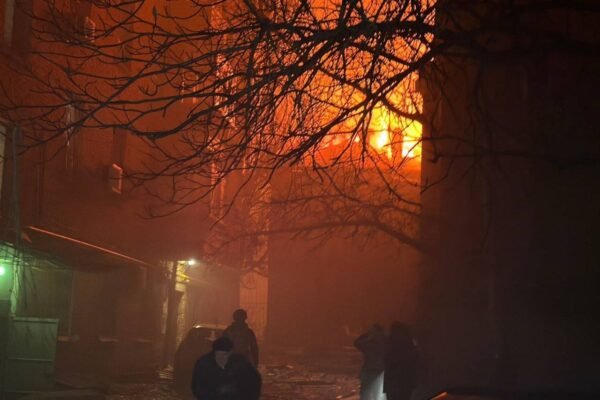 В ніч на 18 листопада ворога масовано атакував дронами Дніпро та область. Є поранені та багато руйнувань