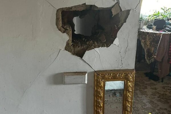 Внаслідок атаки на Хмельниччину є пошкодження будинків. ППО збила 4 дрони і ракету