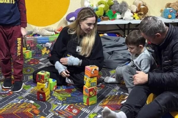 До Херсону прибула американська акторка Анджеліна Джолі