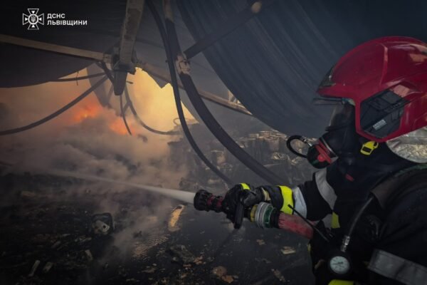 До ліквідації наслідків ударів на Львівщині залучені понад 200 рятувальників(ФОТО)